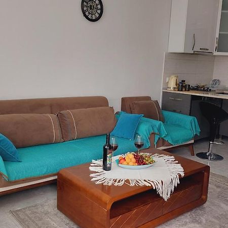 Irakli Sweet Home Batumi Bagian luar foto