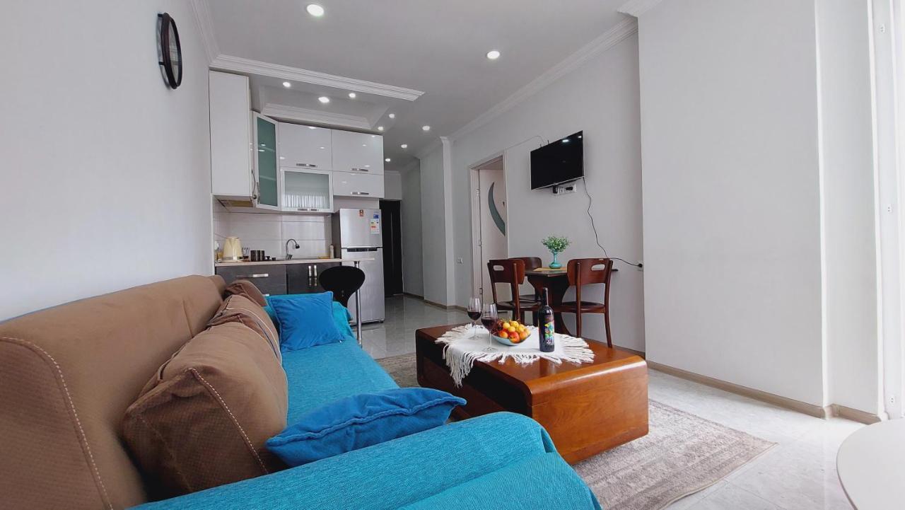 Irakli Sweet Home Batumi Bagian luar foto