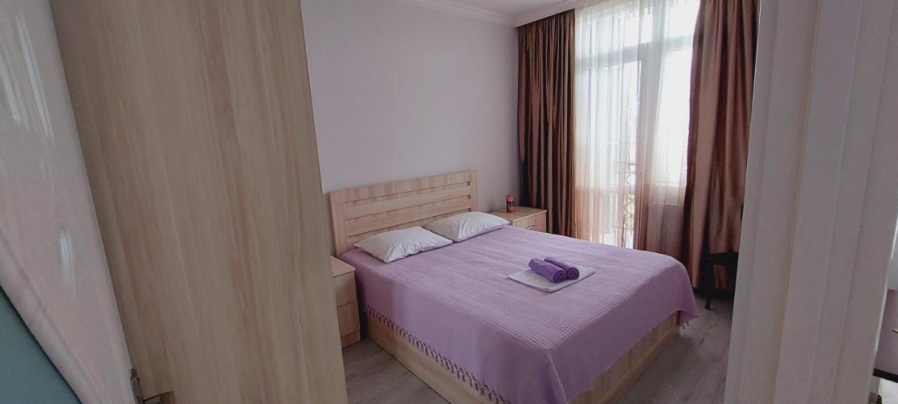 Irakli Sweet Home Batumi Bagian luar foto