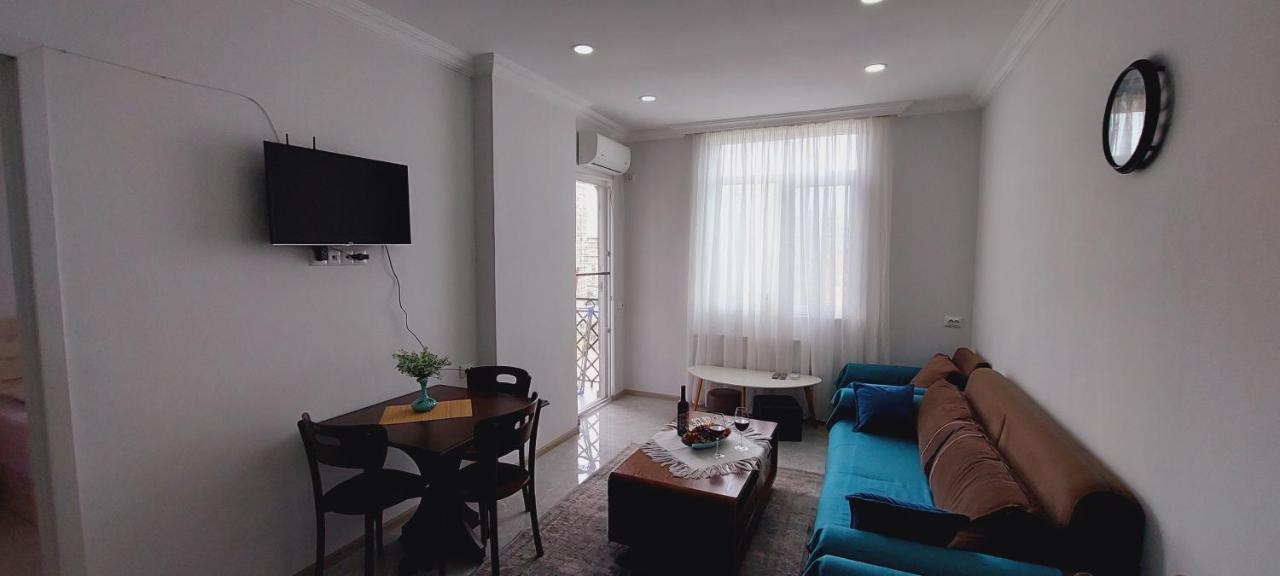 Irakli Sweet Home Batumi Bagian luar foto